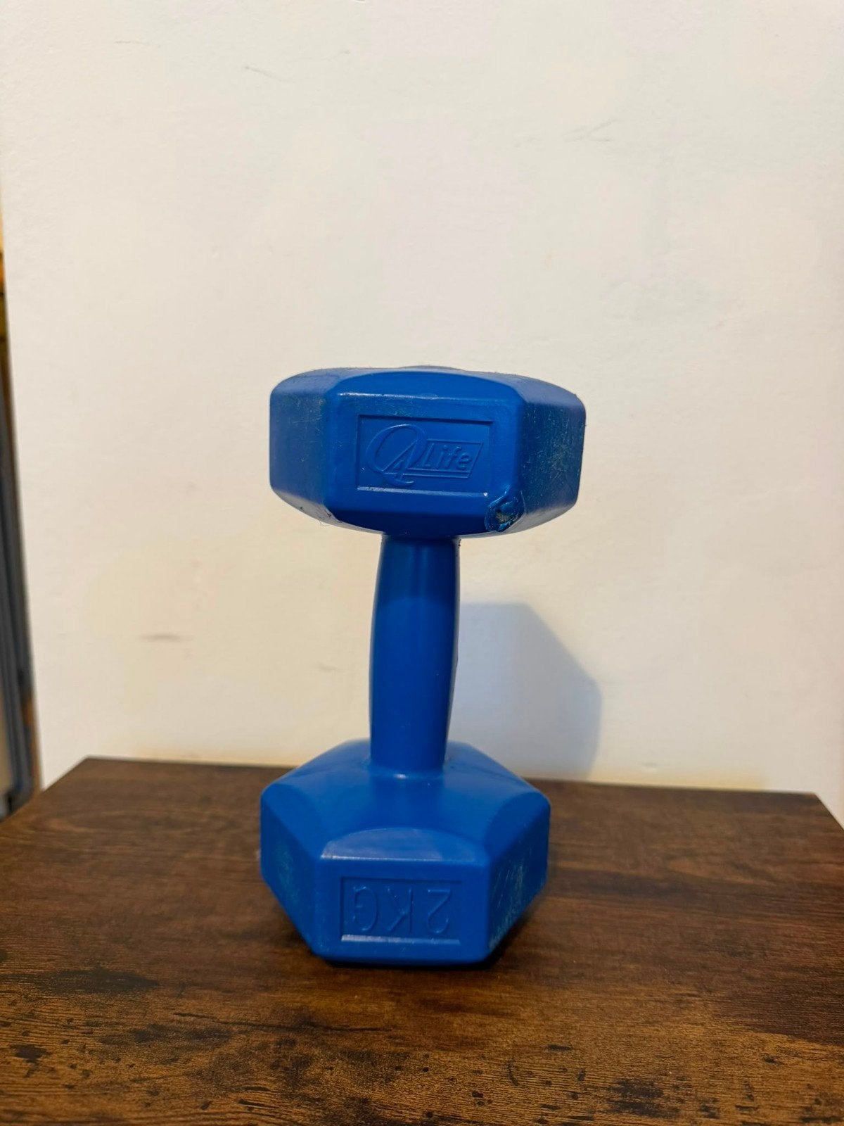 Blauwe dumbbell 2 kg - Ideaal voor thuisworkouts, Sport en Fitness, Fitnessmaterialen, Gebruikt, Dumbbell, Armen, Ophalen