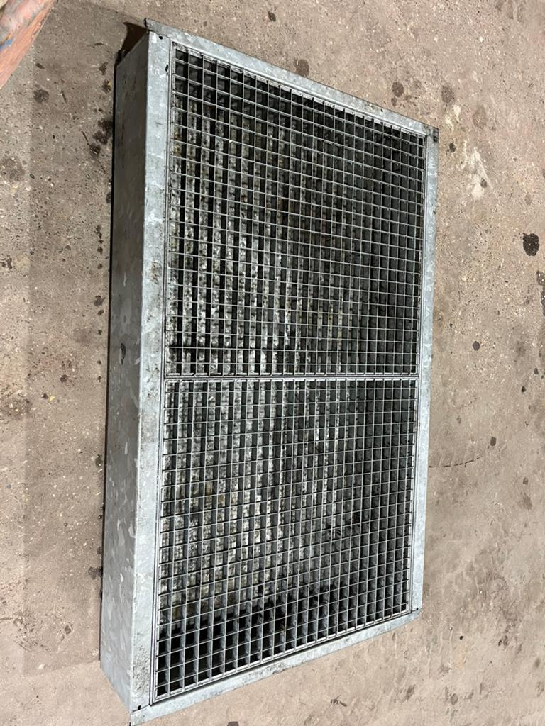 Lekbak olielekbak met vatenrek, Ophalen