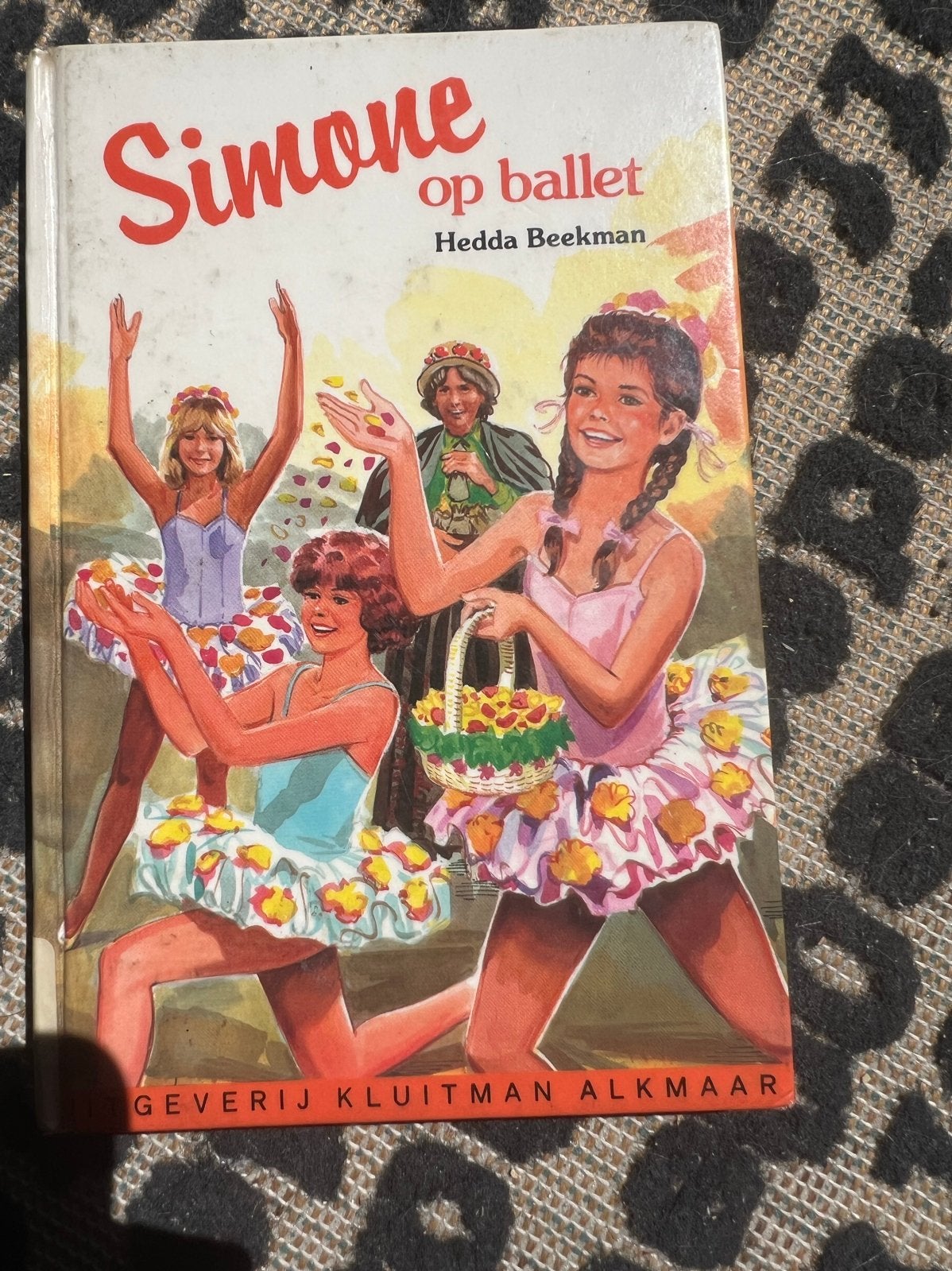 Simone op ballet - Hedda Beekman (Kluiman Sterserie), Boeken, Ophalen of Verzenden, Gelezen, Fictie algemeen
