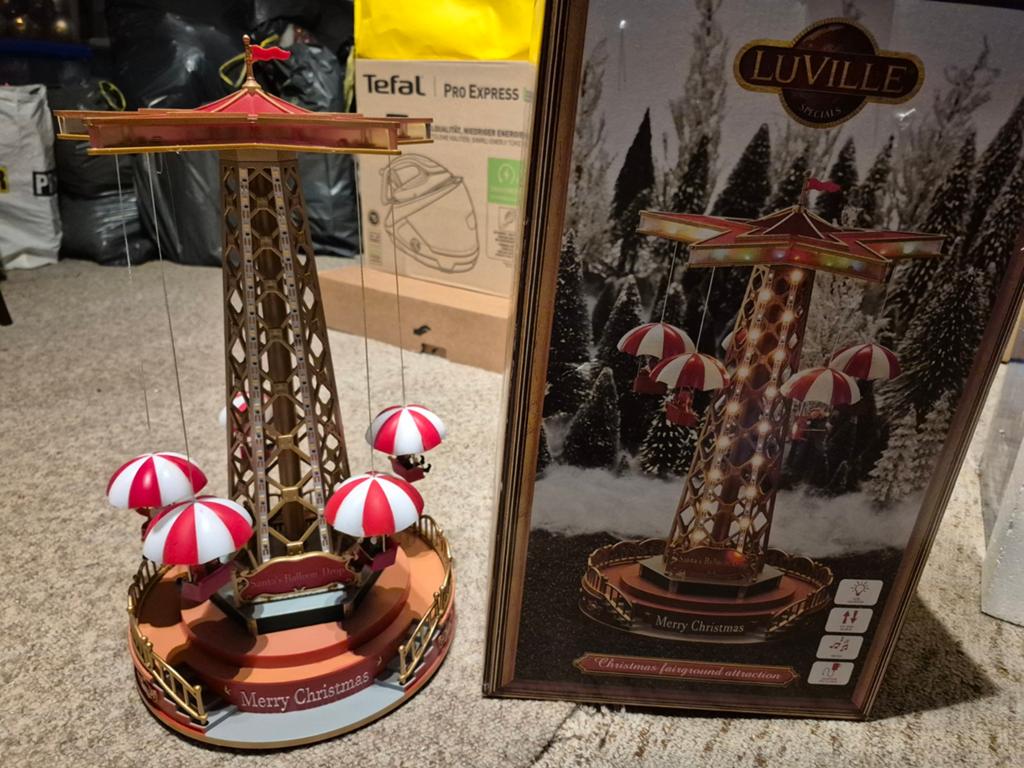 Zeer mooie kermis attractie  met verlichting en muziek, Diversen, Kerst, Ophalen of Verzenden, Zo goed als nieuw