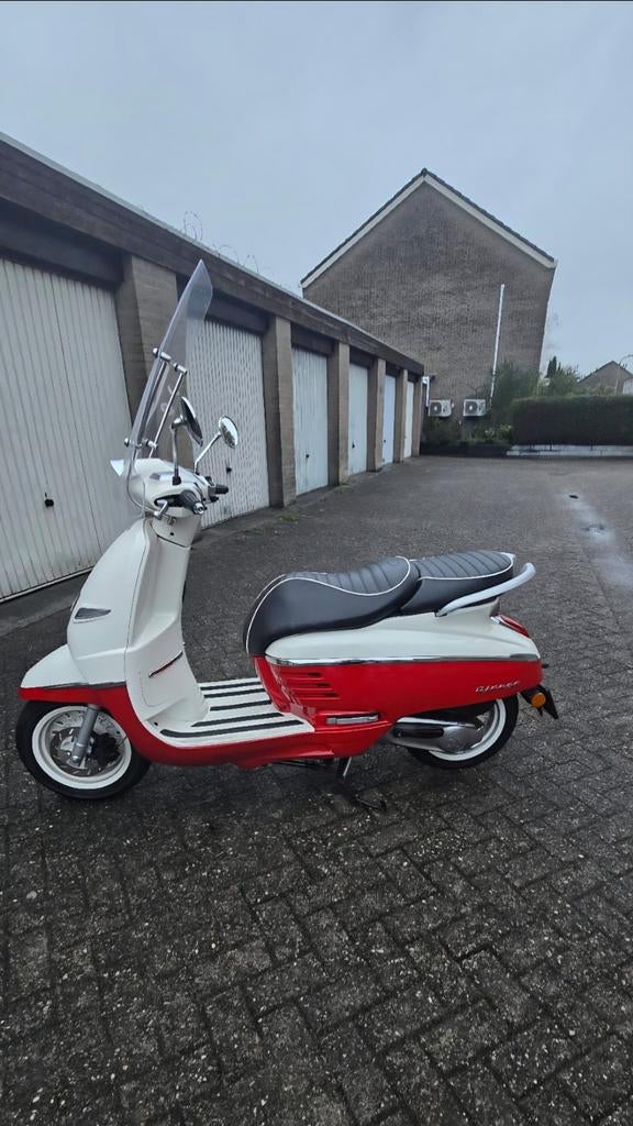 Prachtige Peugeot Django 50cc bromscooter, Ophalen, Zo goed als nieuw, Benzine, Overige modellen