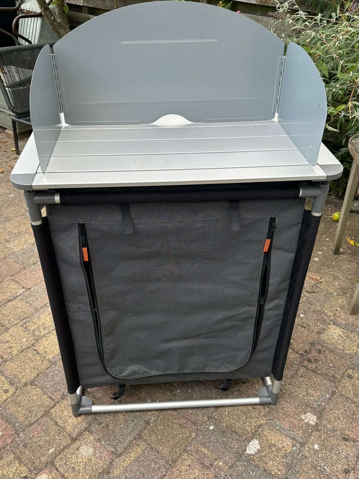 Stevige camping/keukenkast van Obelink met  windscherm, Ophalen, Gebruikt, Campingkast