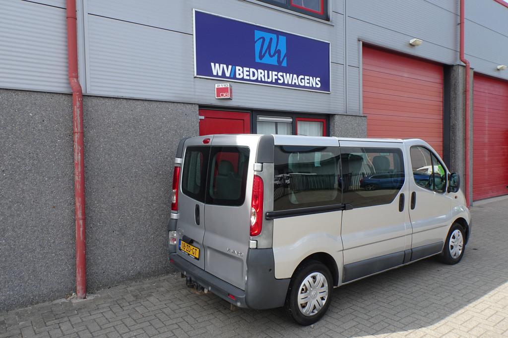 Opel Vivaro Combi 2.0i L1H1 9 pers airco BENZINE UITVOERING, Voorwielaandrijving, 1998 cc, Stof, 2000 kg