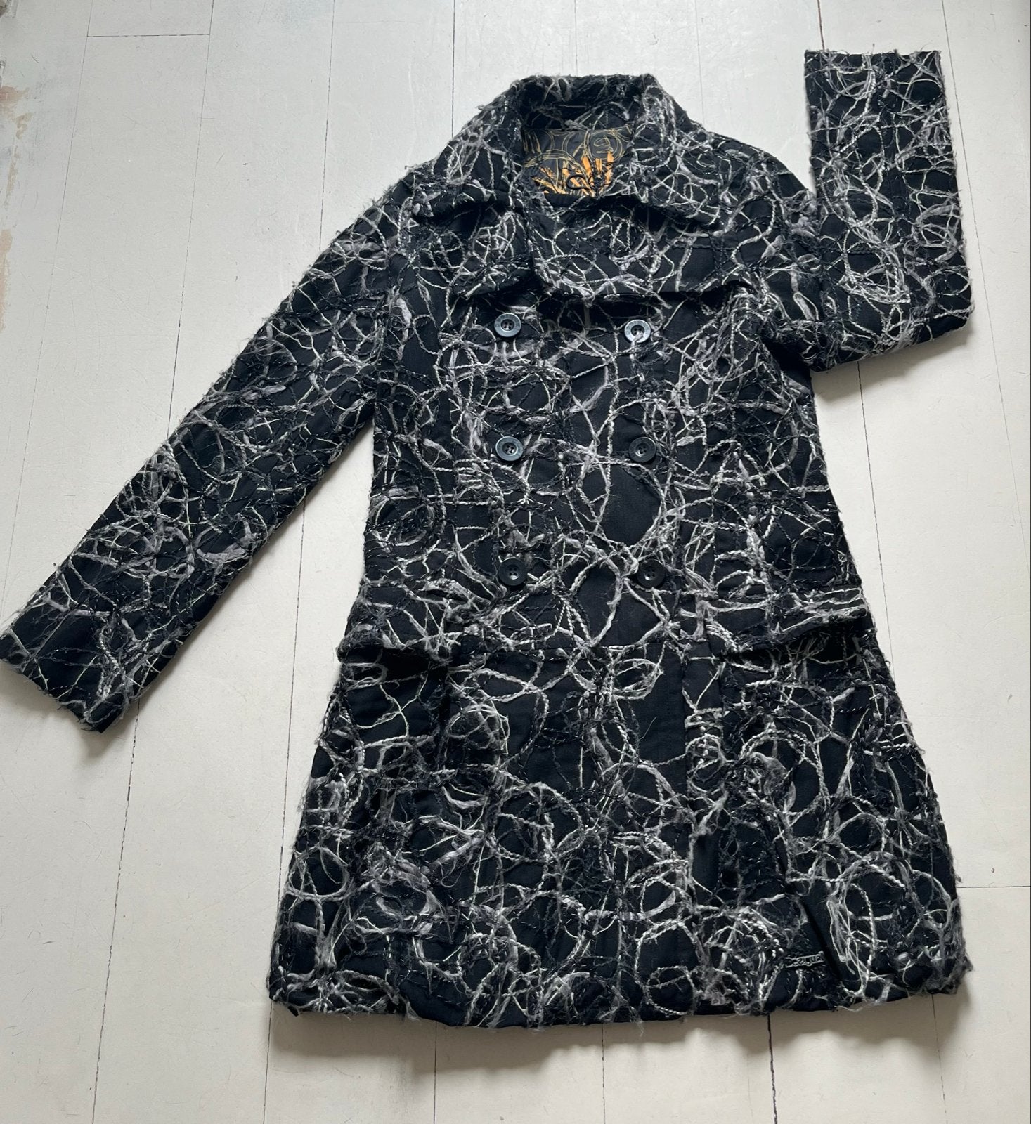 Desigual jas met vlinders en 'Happy' opdruk, Ophalen of Verzenden, Zo goed als nieuw, Maat 38/40 (M), Zwart