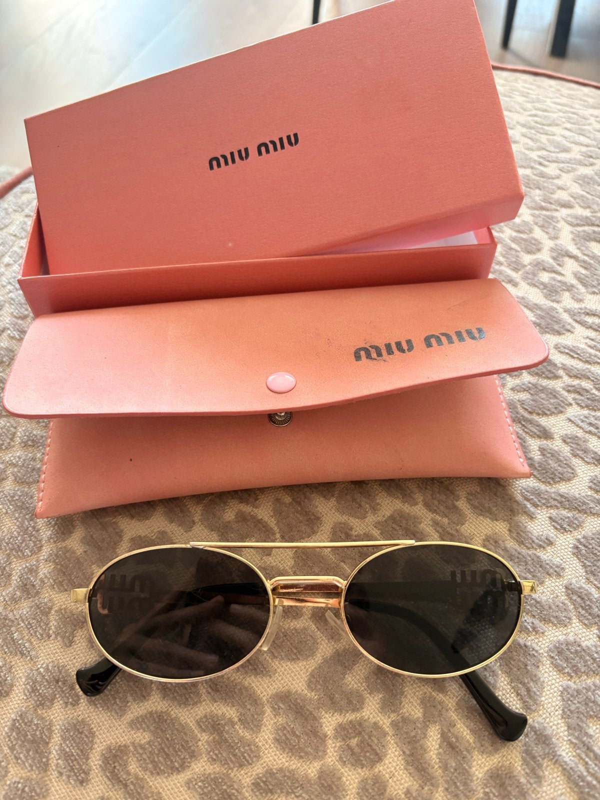 Miu Miu zonnebril met toebehoren, Overige merken, Gebruikt, Zonnebril, Verzenden