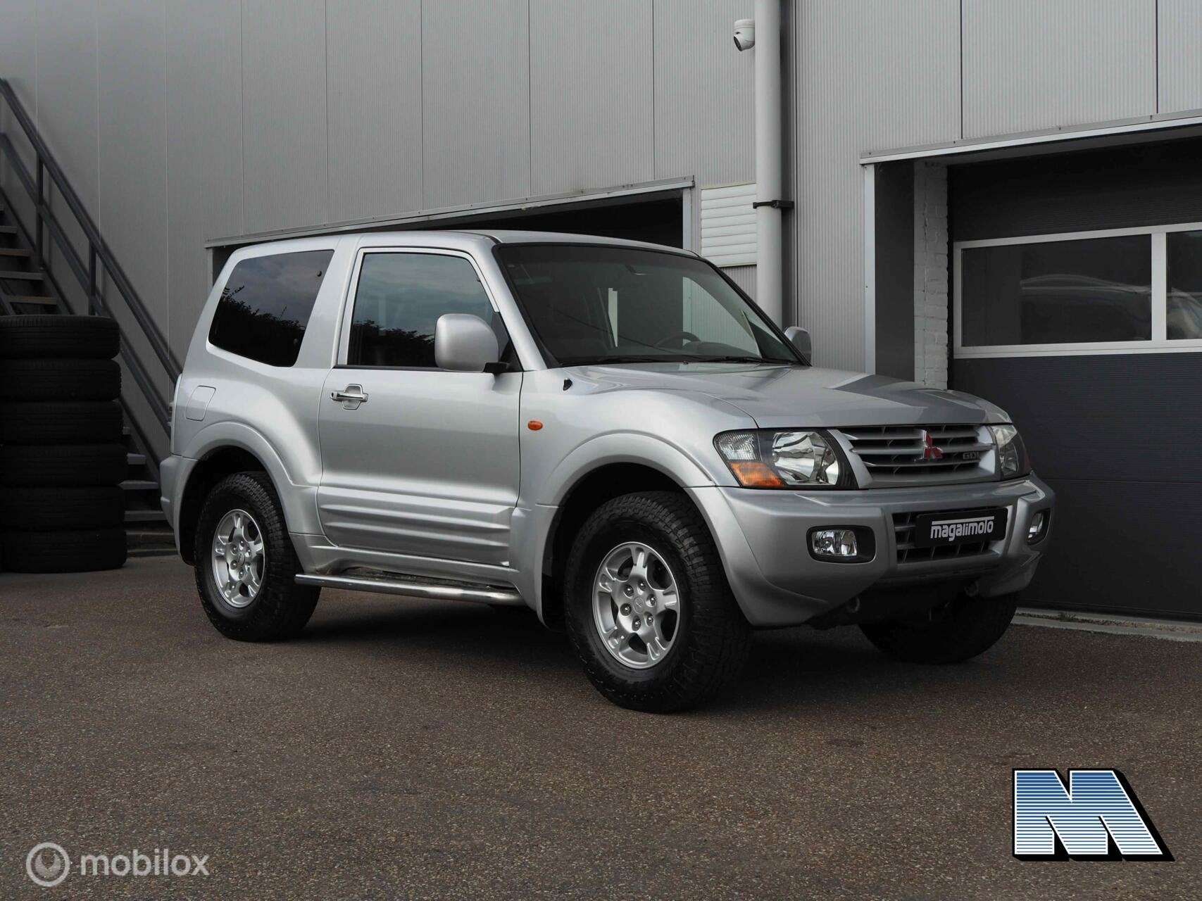 Mitsubishi Pajero V60 Shortbody 3.5 V6 l Lage KMs l 2e eig, Auto's, Mitsubishi, Automaat, Gebruikt, Zwart, 2800 kg