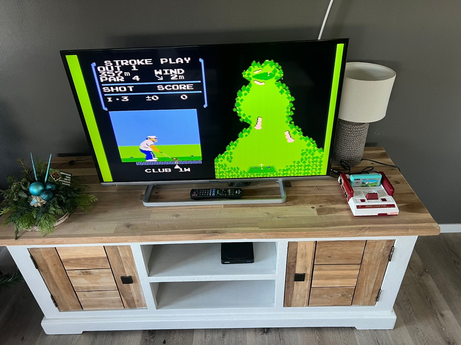 Hele Nette Nintendo Famicom met USB / AV mod, Spelcomputers en Games, Ophalen of Verzenden, Refurbished, Met 2 controllers