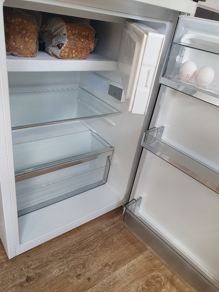 AEG Koelkast RTB411E1AW, Witgoed en Apparatuur, Koelkasten en IJskasten, Ophalen, Gebruikt, Minder dan 85 cm, 100 tot 150 liter