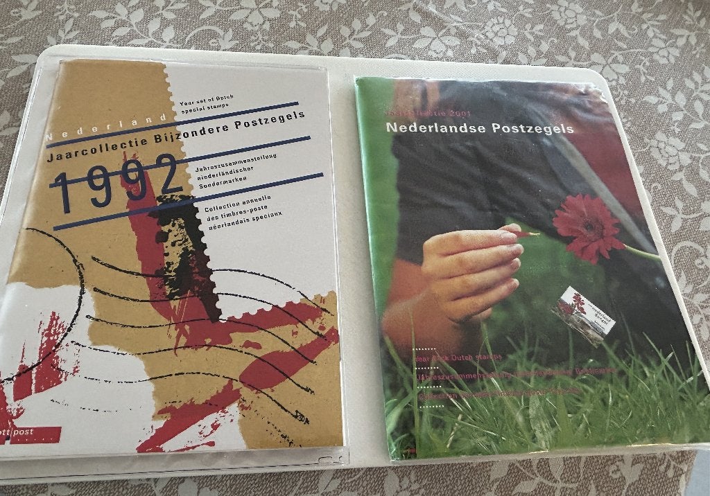 Nederlandse Jaarcollecties Postzegels 1992 en 2001, Postzegels en Munten, Postzegels | Nederland, Postfris, Na 1940, Ophalen