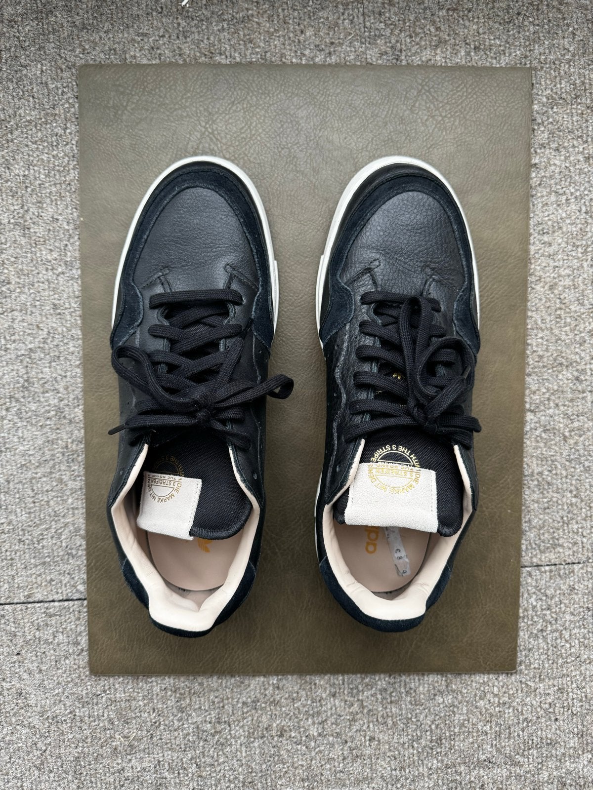 Adidas sneakers zwart - Maat 46, Kleding | Heren, Schoenen, Ophalen of Verzenden, Zo goed als nieuw, Zwart, Sneakers of Gympen