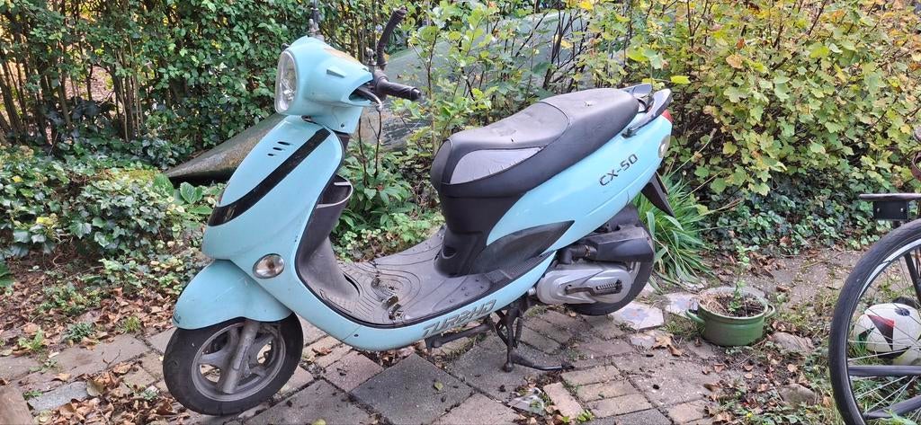 Scooter rijd niet, Fietsen en Brommers, Scooters | Piaggio, Ophalen, Gebruikt, Benzine, Overige modellen
