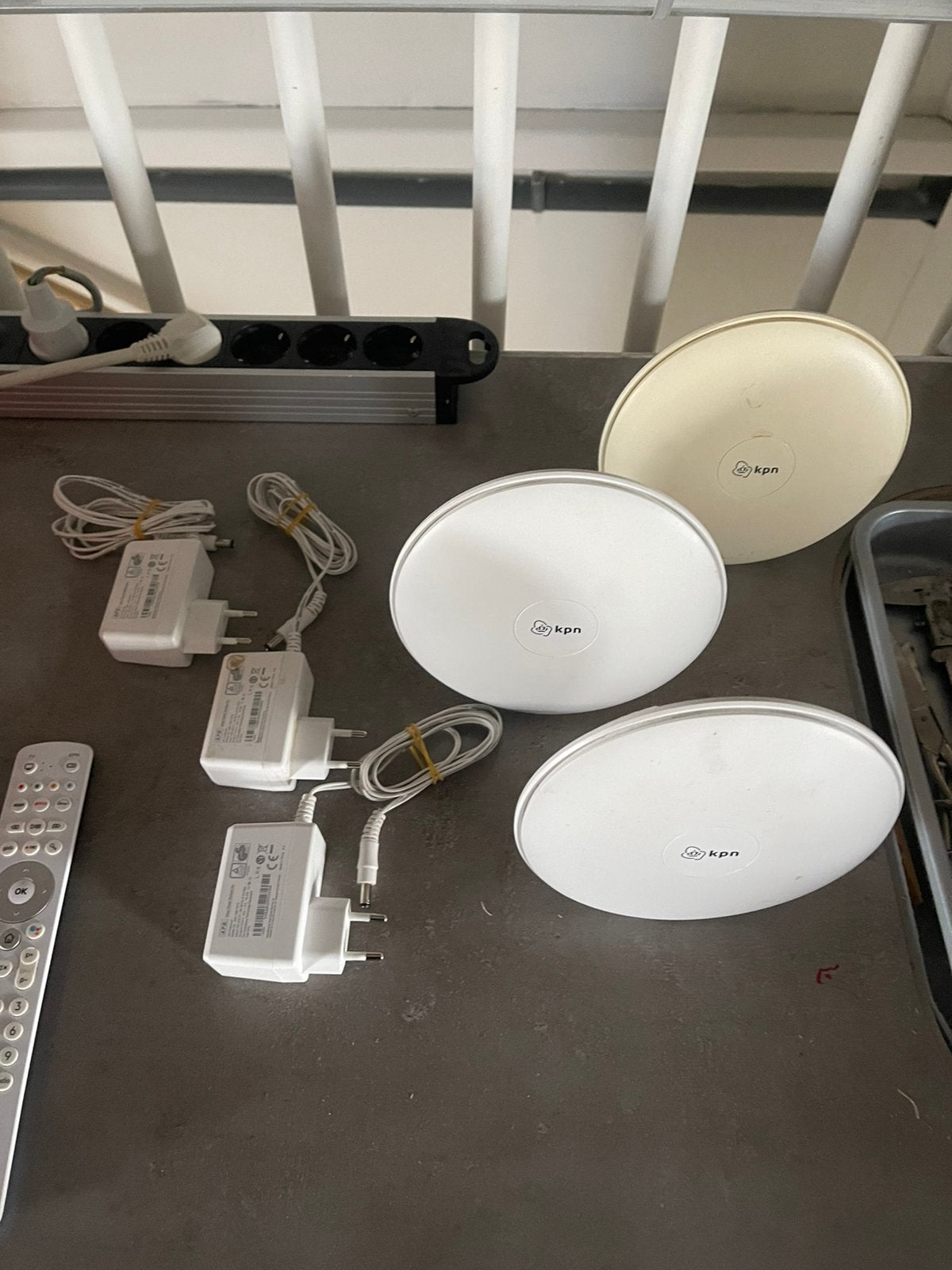 3x KPN superwifiversterkers en 2x afstandbediening, Computers en Software, Ophalen of Verzenden, Gebruikt