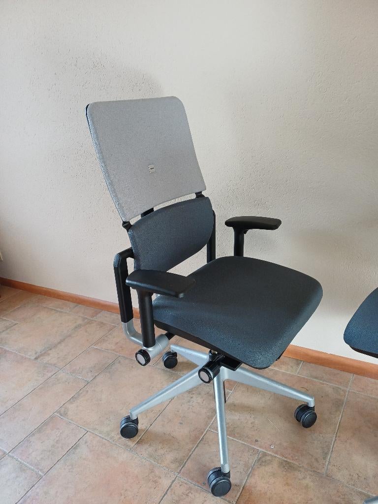 Steelcase bureaustoelen, Huis en Inrichting, Bureaustoelen, Zo goed als nieuw, Bureaustoel, Blauw, Ergonomisch, Ophalen