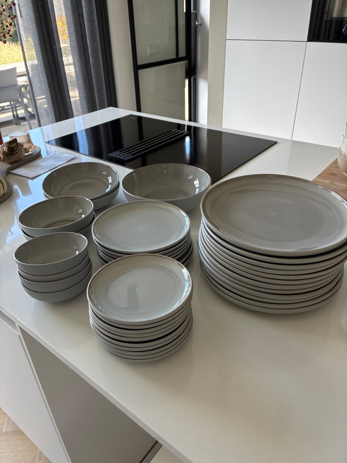 Servies grijs HEMA 46 stuks, Huis en Inrichting, Ophalen, Hema, Zo goed als nieuw, Overige stijlen