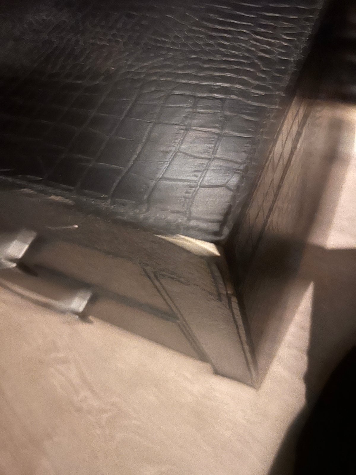 Zwart tv-meubel met lades, krokodillenleer-look, Ophalen, Gebruikt, Overige materialen, Minder dan 45 cm