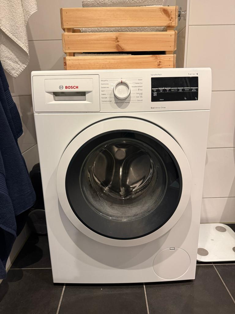 Bosch Serie 6 Wasmachine - EcoSilence, Witgoed en Apparatuur, Wasmachines, Ophalen, Zo goed als nieuw, 85 tot 90 cm, 1200 tot 1600 toeren