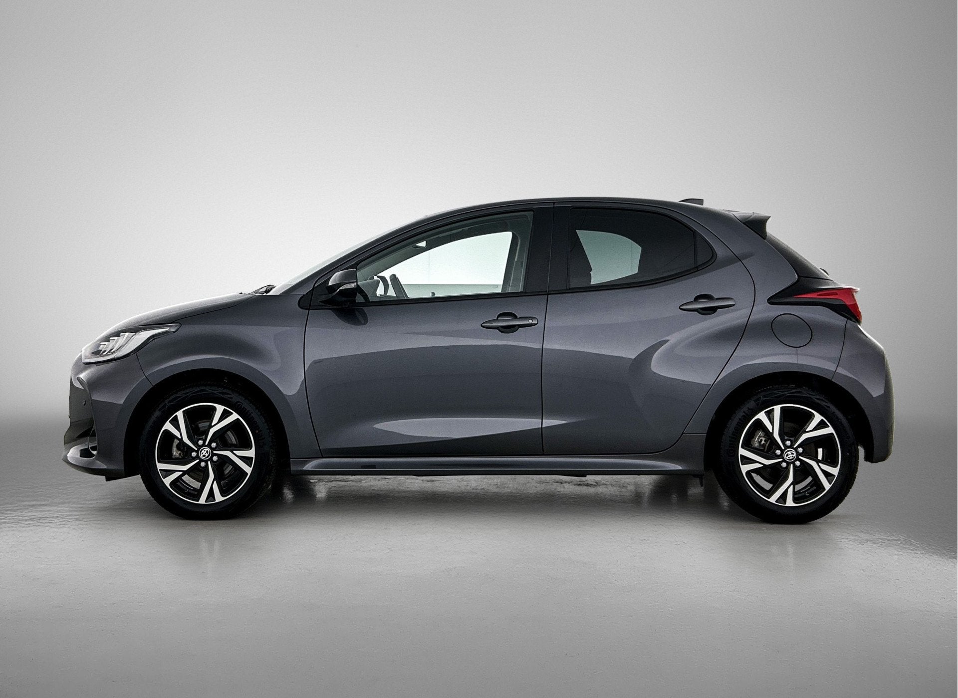 Toyota Yaris 1.5 Hybrid 115 First Edition + | BTW voertuig |, 12 maanden, Gebruikt, 1490 cc, Bedrijf