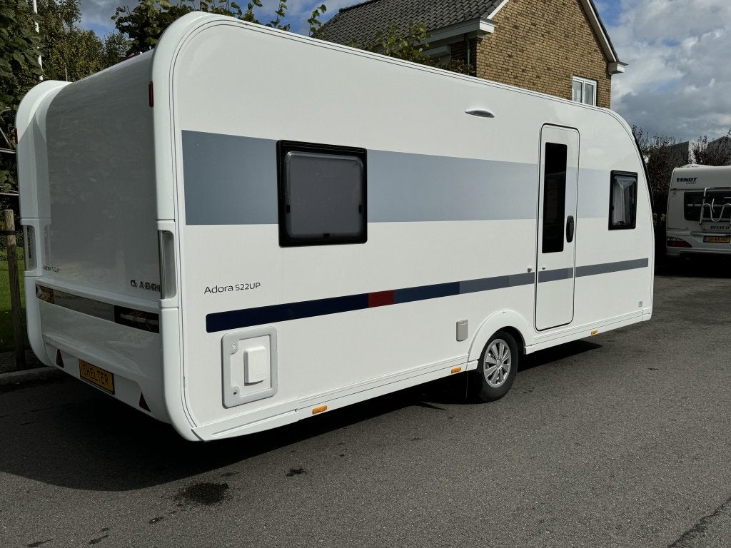 Adria Adora 522 UP verkocht, Caravans en Kamperen, Rondzit, Bedrijf, 5 tot 6 meter, Schokbreker
