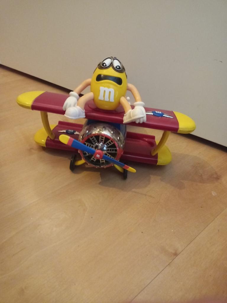 Uniek promotiemateriaal van mars, inc M&M airplane dispenser, Ophalen of Verzenden, Zo goed als nieuw