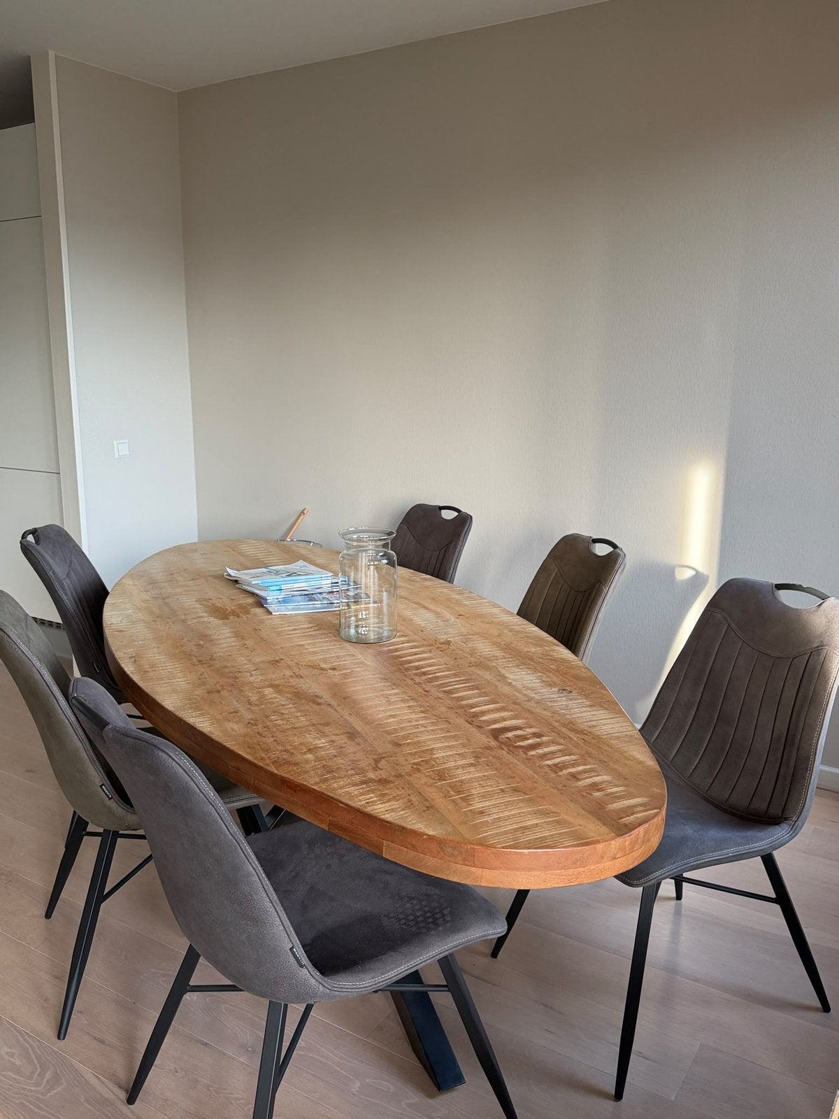 Eettafel ovaal Mangohout met 6 eetkamerstoelen, Huis en Inrichting, Ophalen, 100 tot 150 cm, 200 cm of meer, Zo goed als nieuw