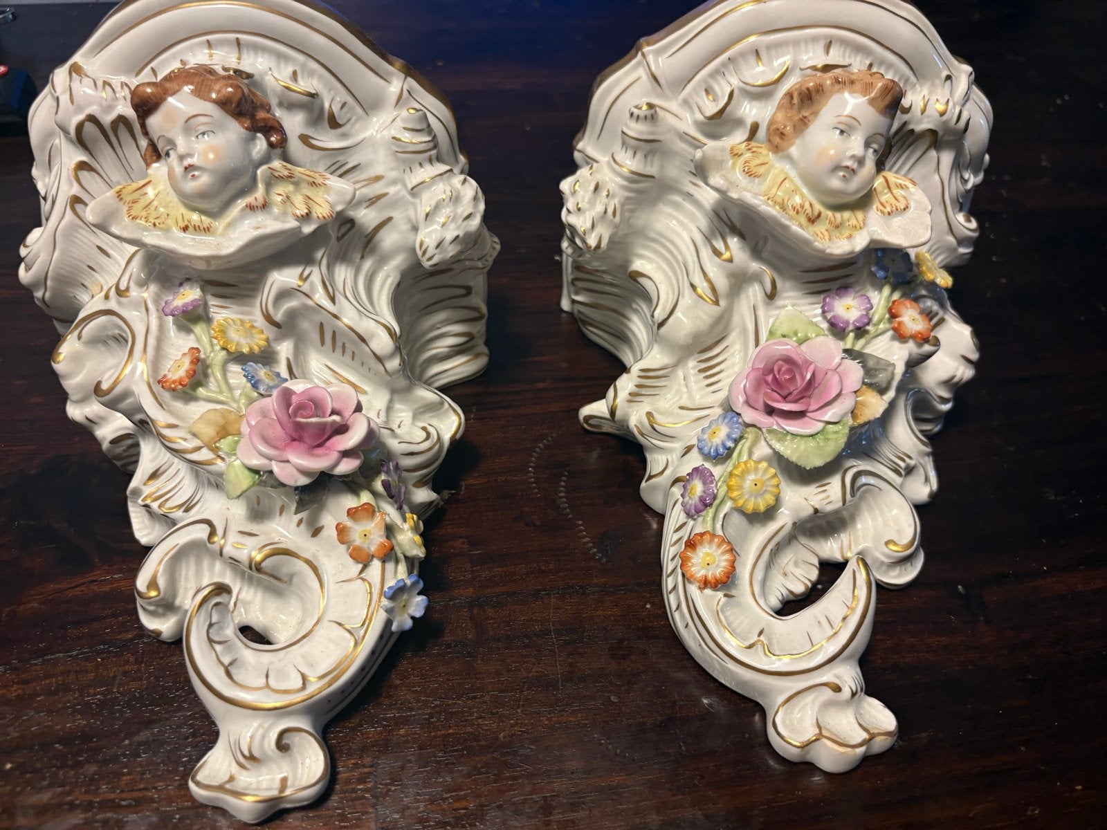 Vintage porseleinen wandconsoles met cherubijnen, handgeschi, Antiek en Kunst, Ophalen of Verzenden