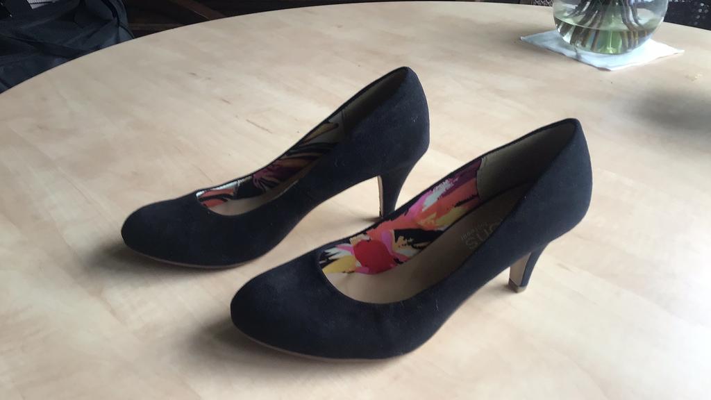 Zwarte pumps - maat 39 - Visions, Kleding | Dames, Schoenen, Ophalen of Verzenden, Zo goed als nieuw, Zwart