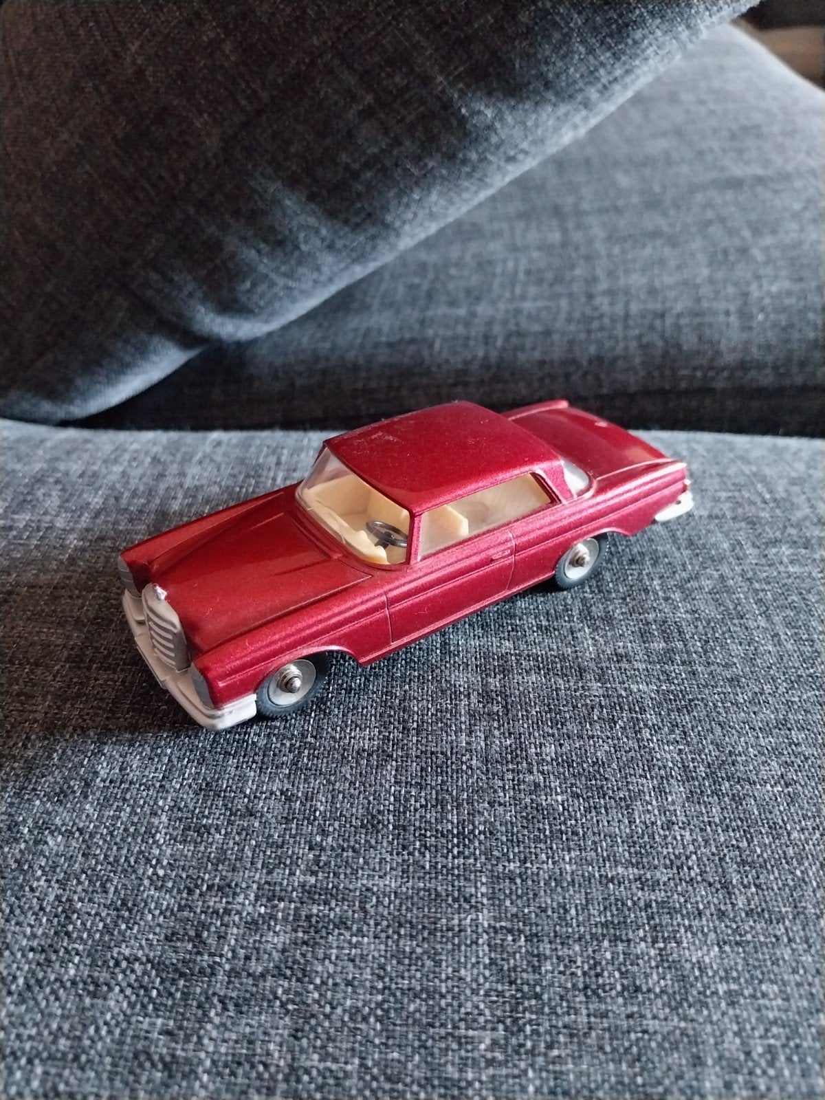 Mercedes Benz 300 SE/Atlas dinky, Hobby en Vrije tijd, Modelauto's | 1:43, Ophalen of Verzenden, Nieuw, Auto, Dinky Toys