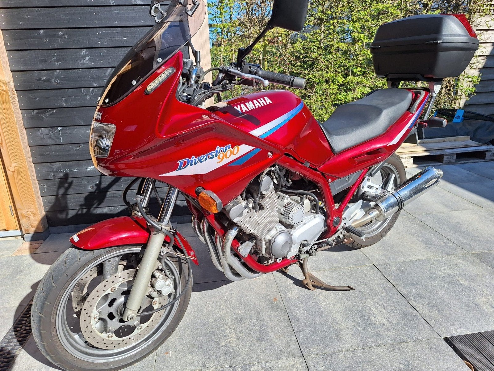 Yamaha Diversion 900 - Rode Toermotor met GIVI Topkoffer, Motoren, Particulier