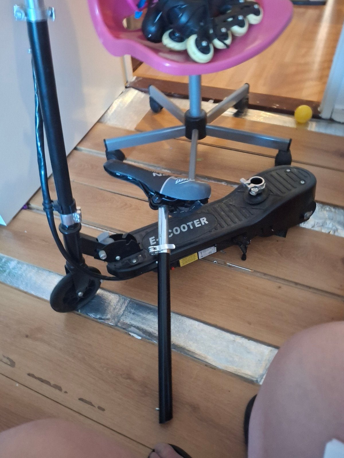 Elektrische step (E-scooter) met zadel, Fietsen en Brommers, Steps, Ophalen, Gebruikt, Elektrische step (E-scooter), Onbekend