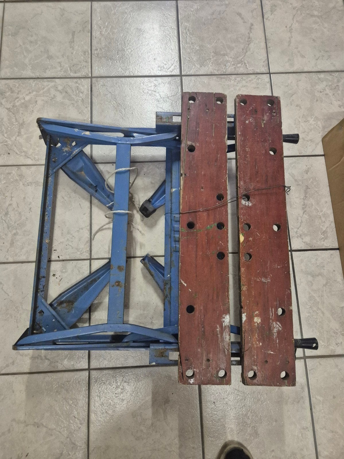 Gebruikte werkbank met verstelbaar werkblad, inklapbaar, Ophalen of Verzenden, Gebruikt, 70 tot 120 cm, Bankschroef