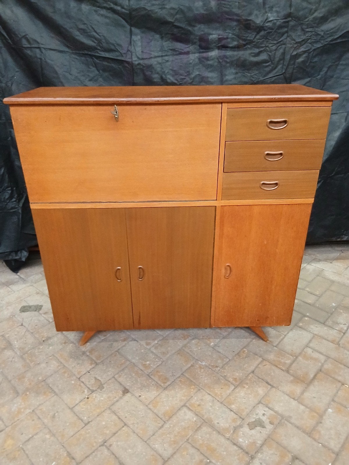 Vintage Kast Pastoe Stijl met Houten Handgrepen, Ophalen