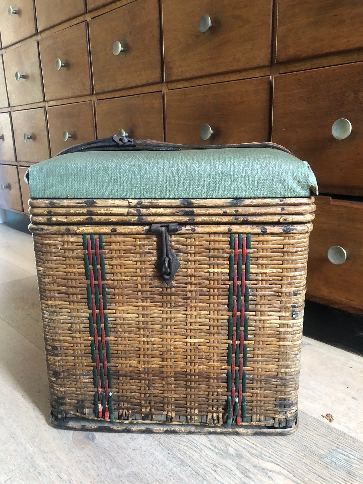 Oude retro vintage viskoffer, Antiek en Kunst, Curiosa en Brocante, Ophalen