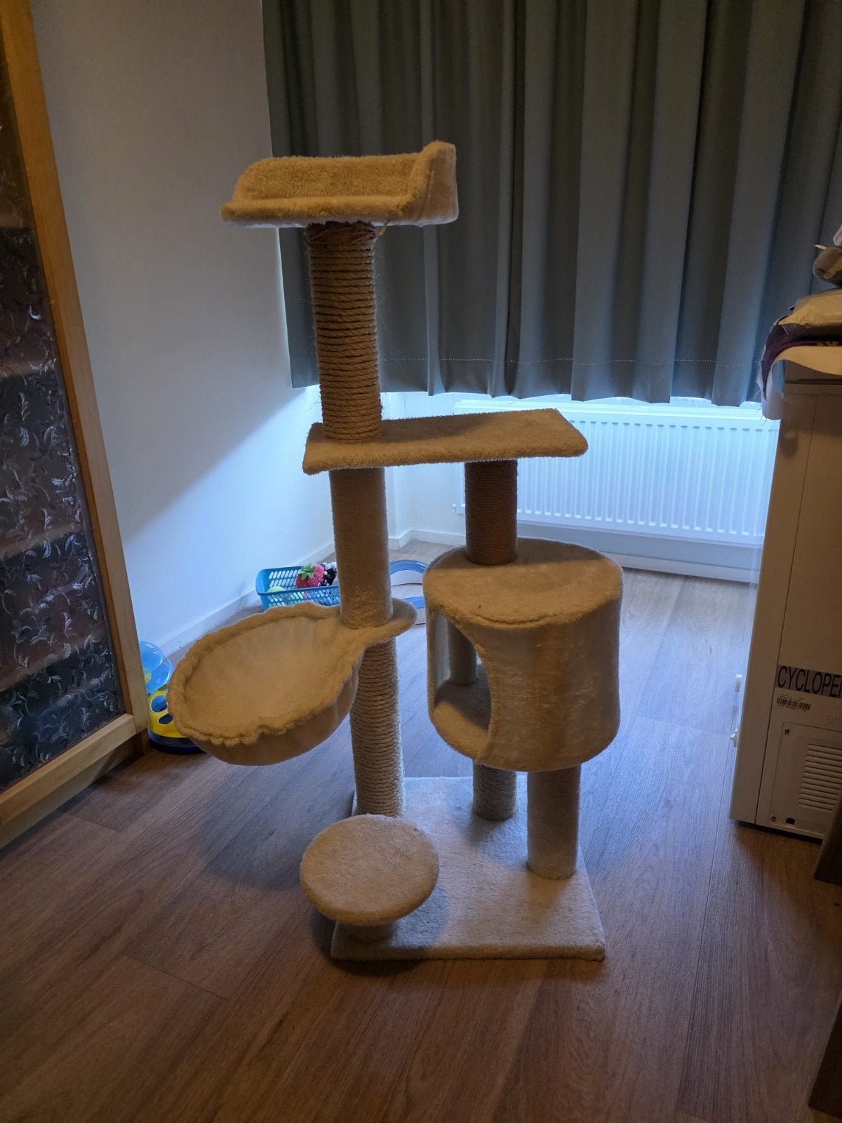 Katten krabpaal, Ophalen, Zo goed als nieuw, Krabpaal