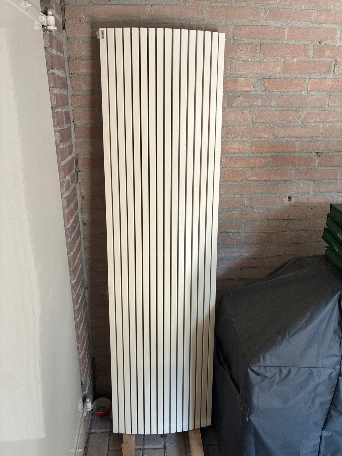 Vasco verticale designradiator met montagebeugels, Ophalen, Gebruikt, Radiator, Minder dan 60 cm