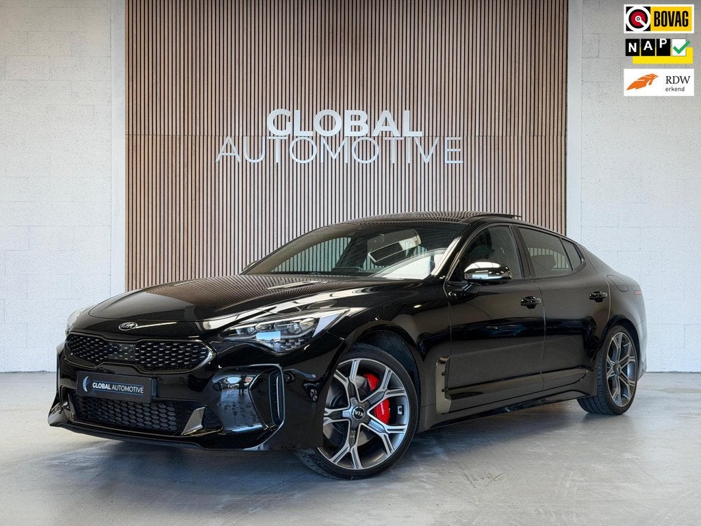 Kia Stinger 3.3 V6 T-GDI AWD GT - SCHUIFDAK - NL AUTO - STOE, Auto's, Kia, Gebruikt, Zwart, Bedrijf, 3342 cc