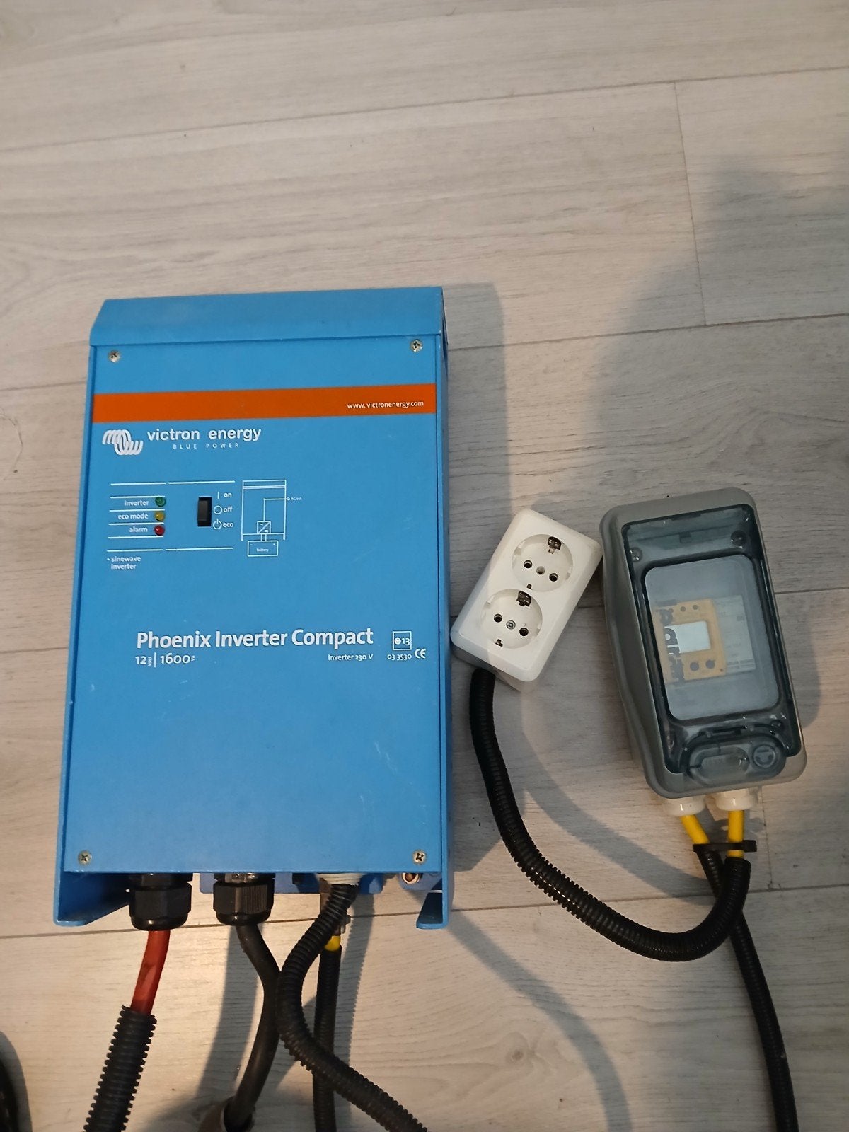 Victron energy 12v 1600 wat met beveiliging, Ophalen of Verzenden, Overige typen