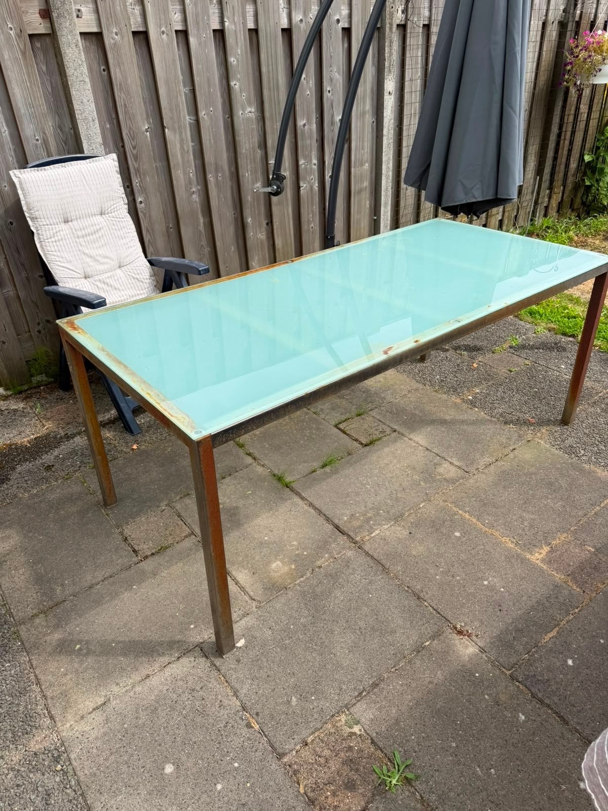 Gratis af te halen: Glazen buitentafel 6-8 persoons, Tuin en Terras, Ophalen, Gebruikt, Rechthoekig, Overige materialen