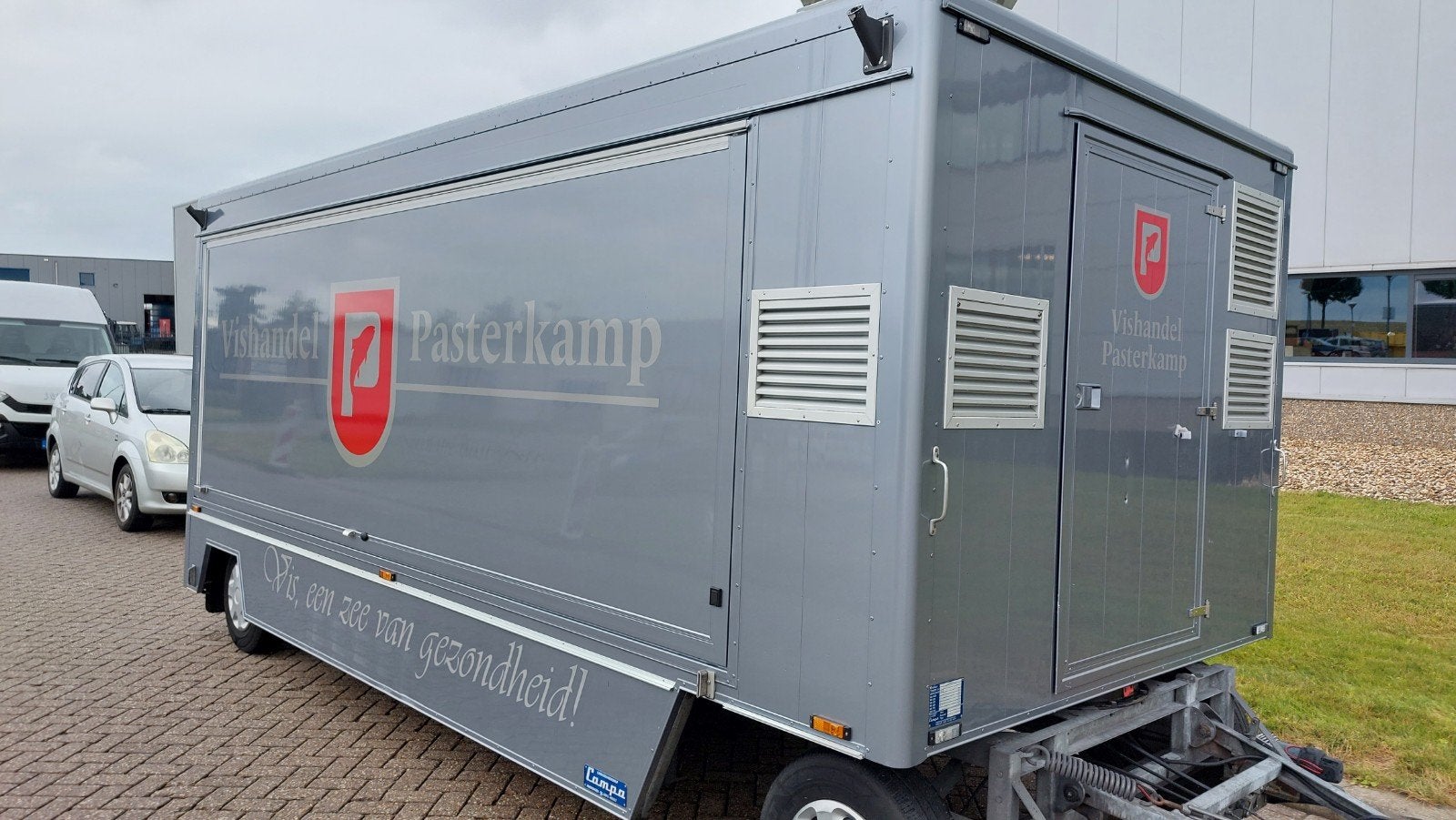 Complete visverkoopwagen – inclusief Iveco en 4 standplaatse, Ophalen