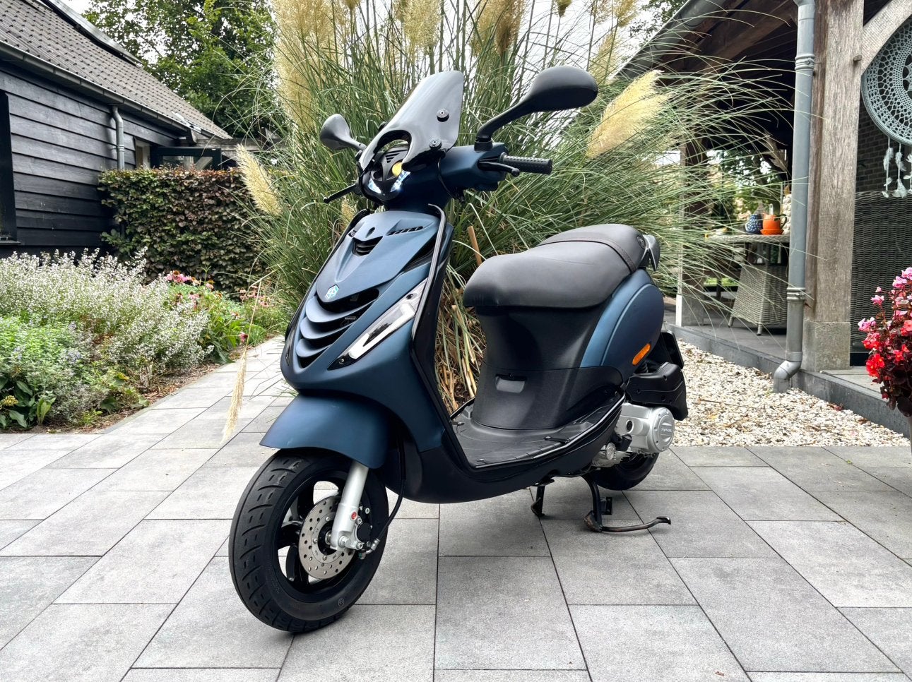 Piaggio Zip Iget | E5 | 2023 | Matblauw | 7230 KM | Brom, Ophalen, Maximaal 45 km/u, Zip, Zo goed als nieuw