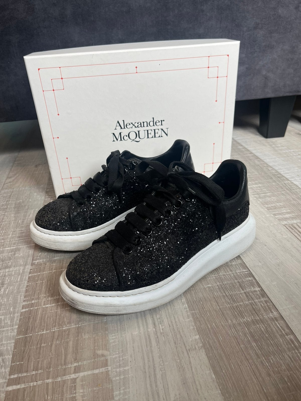 Alexander McQueen black galaxy, Kleding | Dames, Schoenen, Verzenden, Zo goed als nieuw, Zwart, Sneakers of Gympen