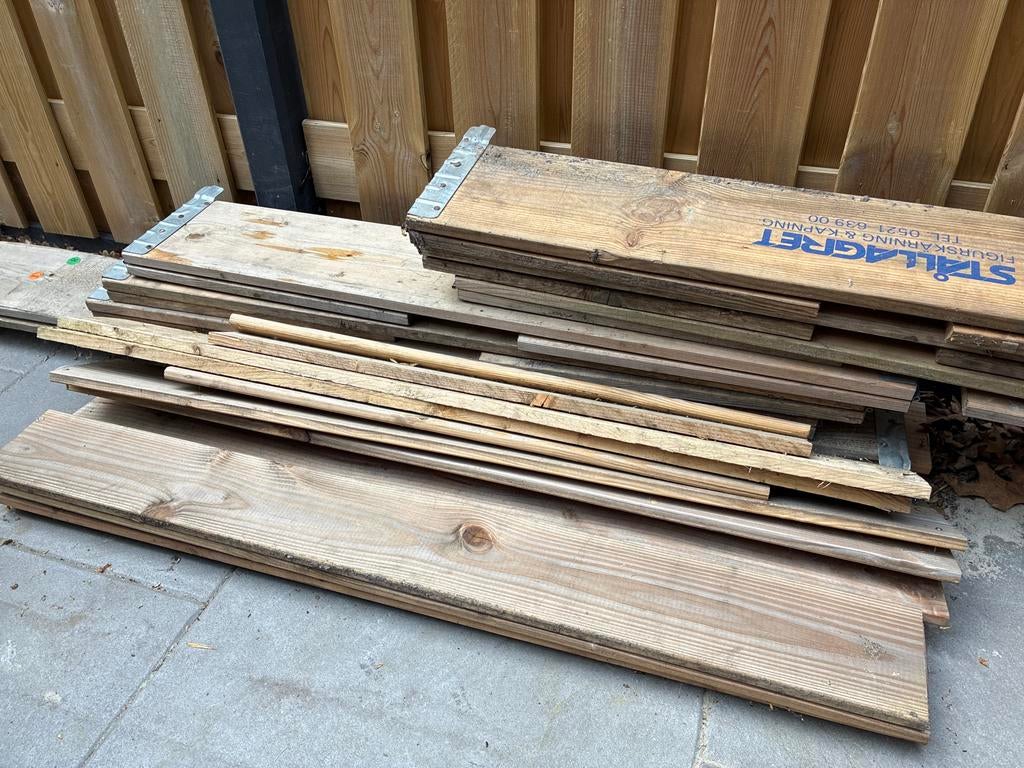 Gebruikte houten planken en balken, Doe-het-zelf en Verbouw, Hout en Planken, Ophalen, 25 tot 50 mm, Grenen, Zo goed als nieuw
