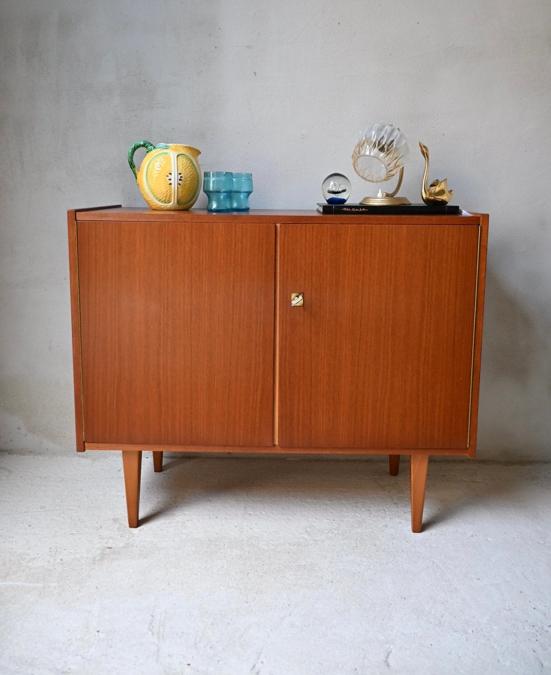 Leuk strak teak fineer kastje uit de jaren 60/70, Vintage, Vintage, Zo goed als nieuw, Vintage