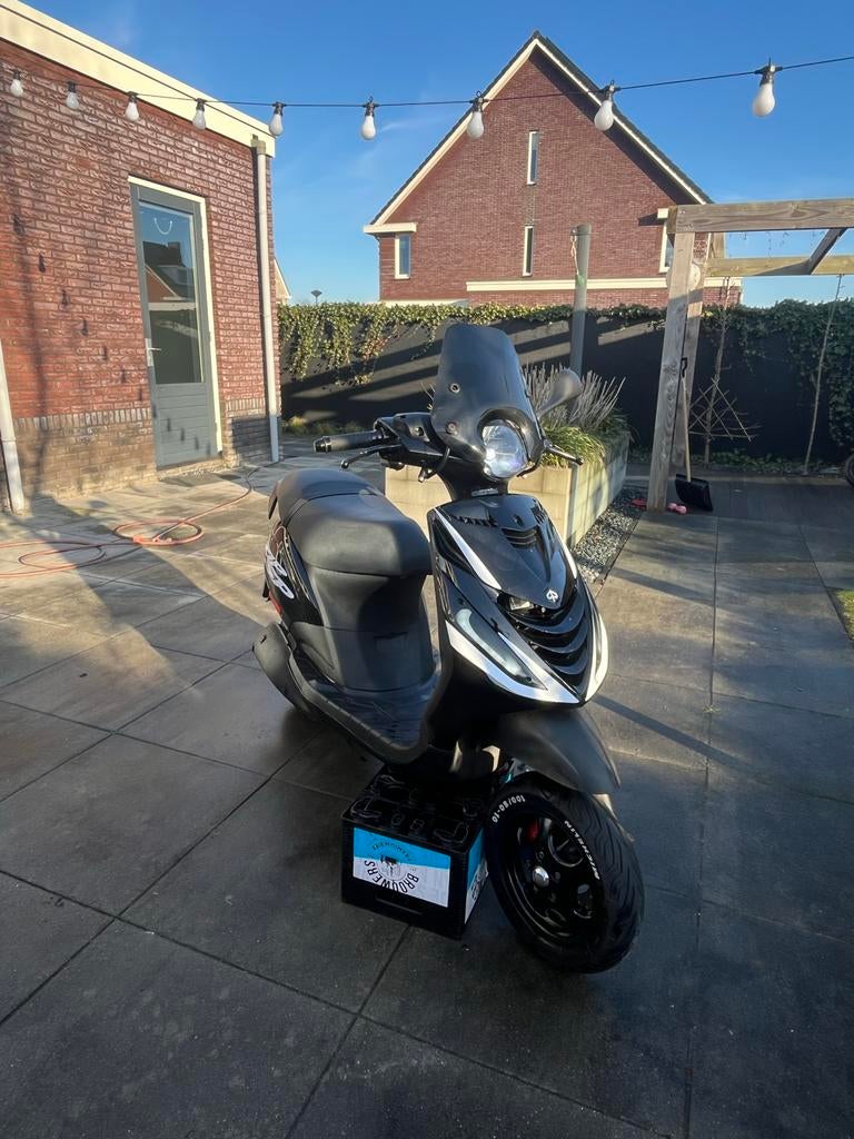 Zip 125cc 4 takt, Fietsen en Brommers, Brommeronderdelen | Scooters, Gebruikt, Piaggio, Overige typen, Ophalen
