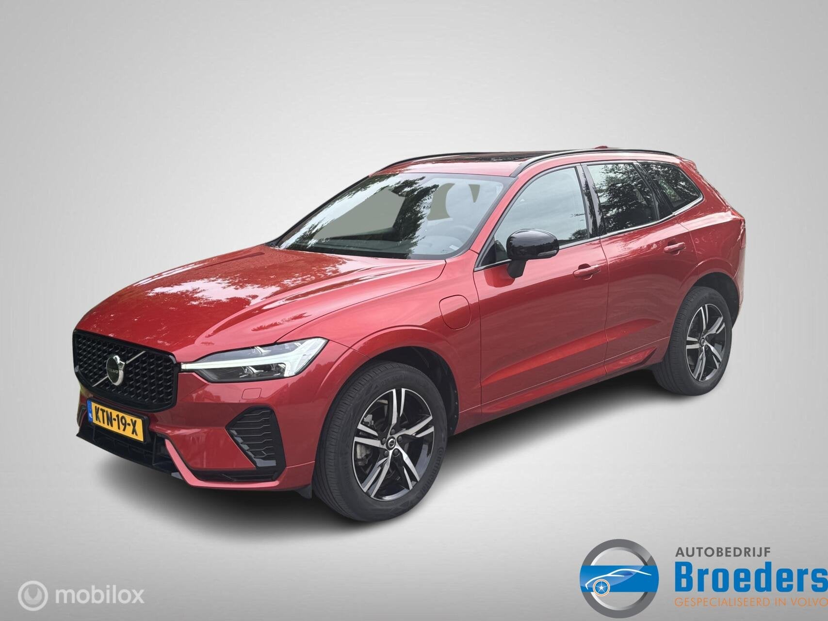 Volvo XC60 2.0 T6 Plug-in hybrid AWD Plus Dark, Auto's, Automaat, Gebruikt, Euro 6, 4 cilinders
