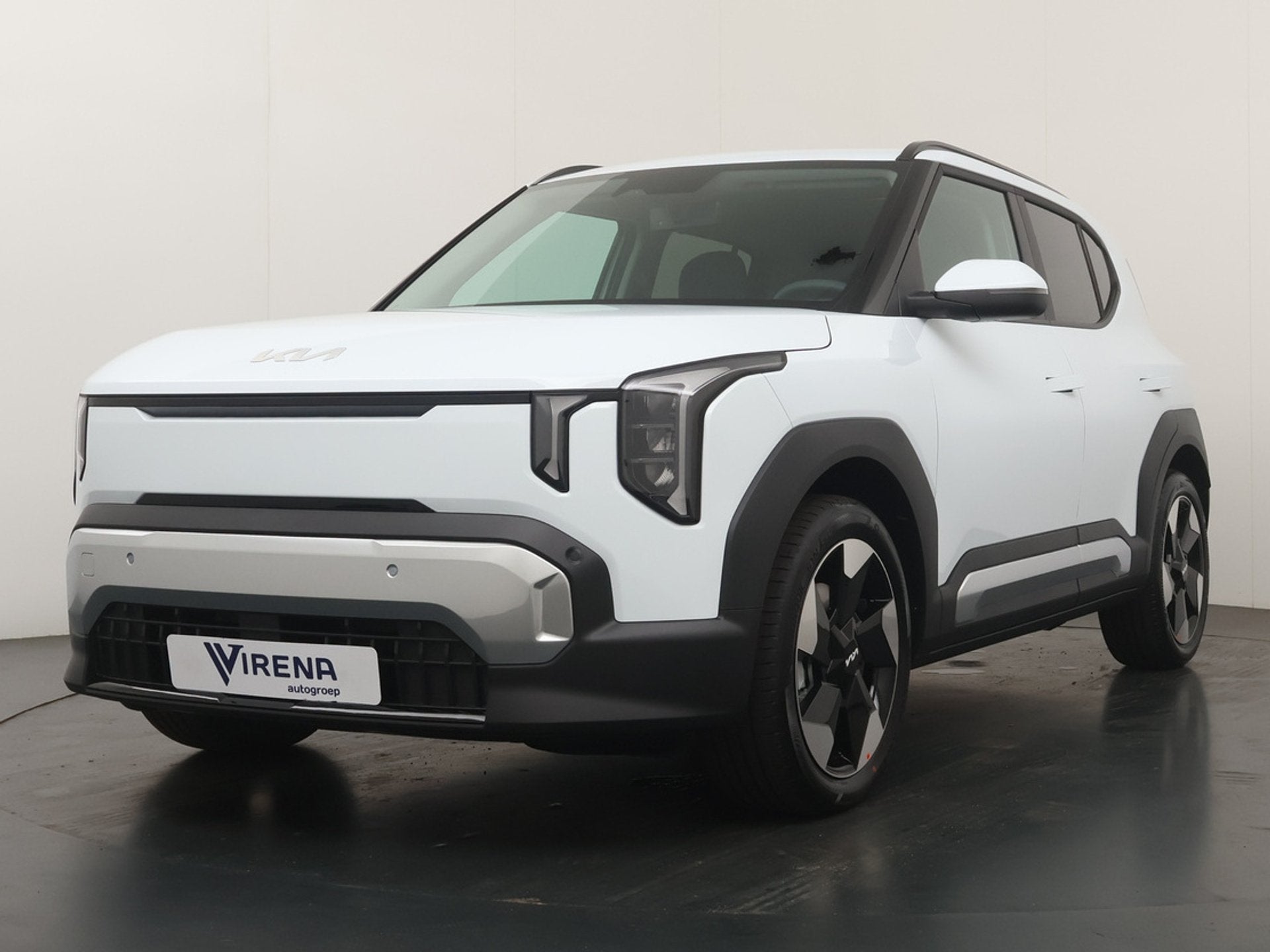 Kia EV2 Plus 42.2 kWh EV Tech Pack - Stoel-/Stuurverwarming, Auto's, Stof, Met garantie (alle), Wit, 1545 kg