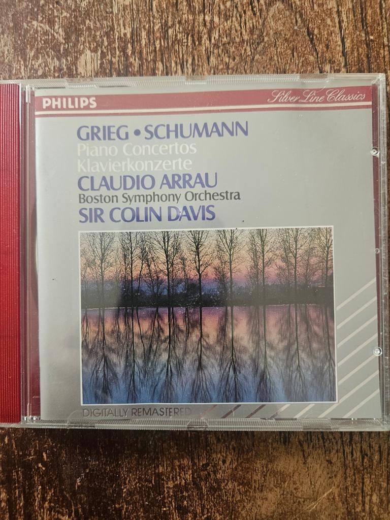 Grieg & Schumann: Pianoconcertos - Claudio Arrau CD, Ophalen of Verzenden, Romantiek, Gebruikt, Orkest of Ballet