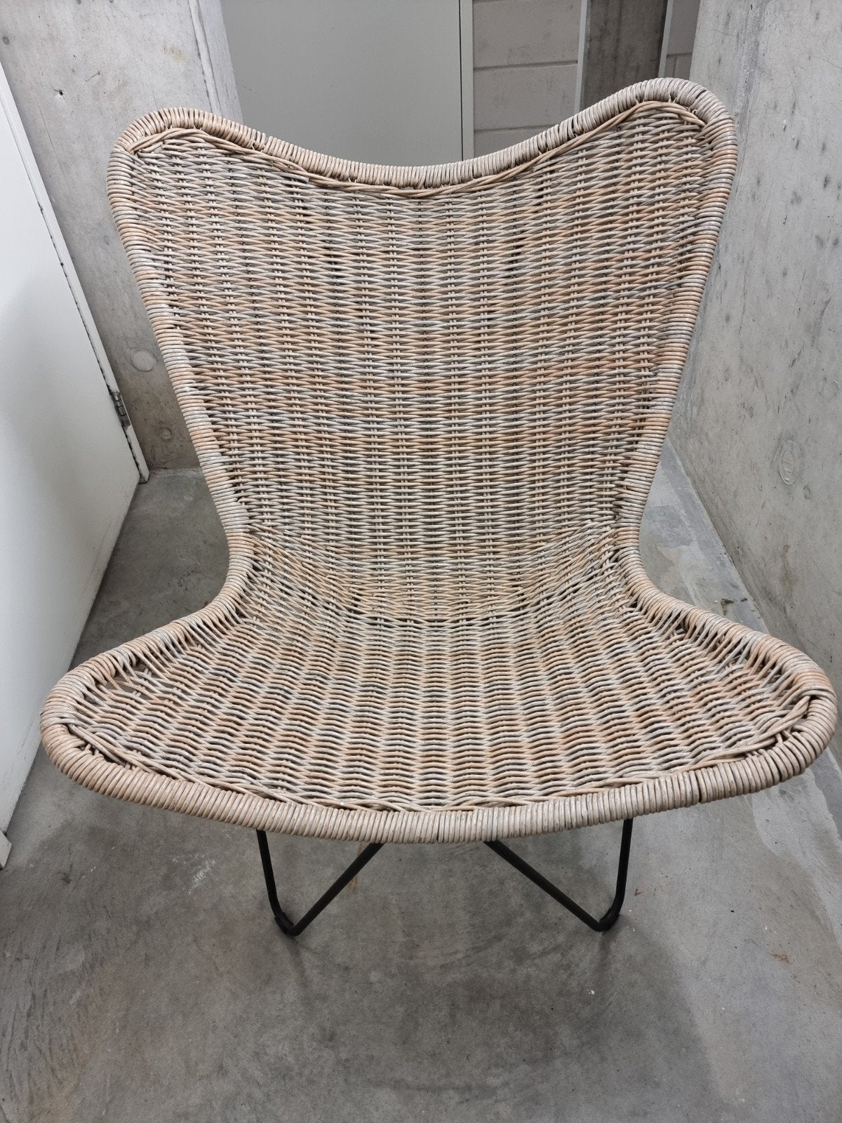 Comfortabele rotan vlinderstoel, Huis en Inrichting, Ophalen, Overige kleuren, Bohemian, Modern, Zo goed als nieuw