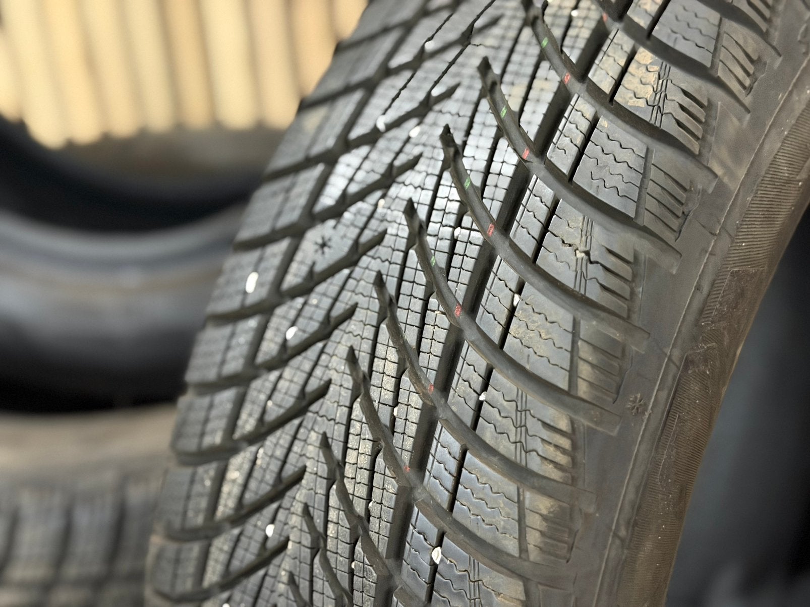 4x Goodyear Winterbanden 195/65/R15 7mm DOT24 €250 all incl, Ophalen, 15 inch, Winterbanden, Band(en)