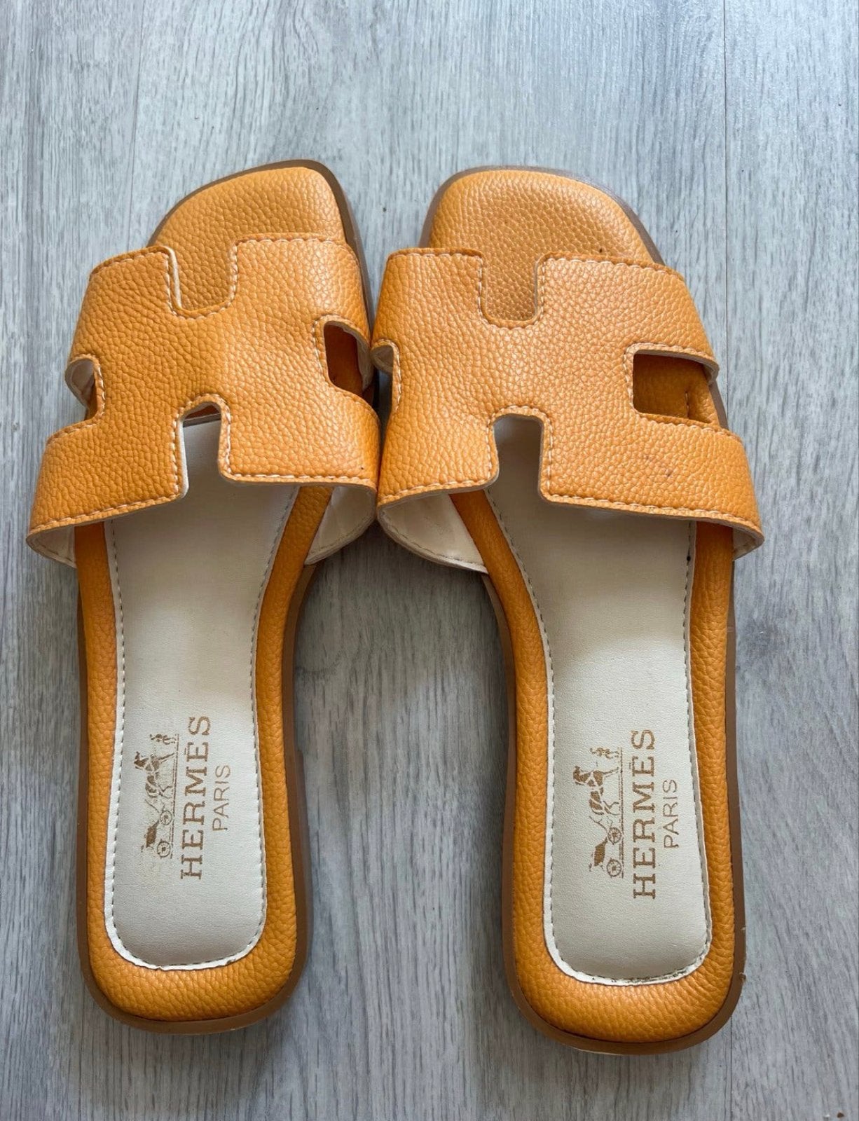 Oranje Hermes Paris Slippers Maat 39, Ophalen of Verzenden, Zo goed als nieuw, Oranje, Slippers