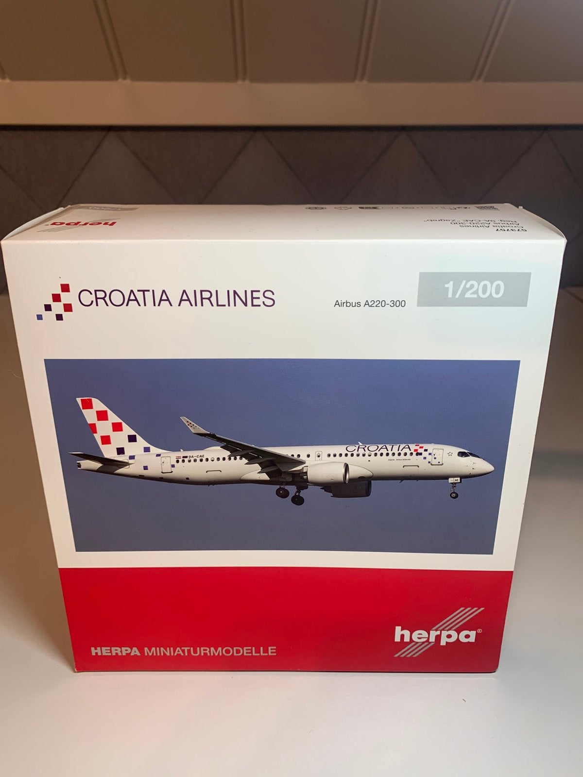 Herpa Croatia airlines A220-300(diecast), Ophalen of Verzenden, Nieuw, Schaalmodel